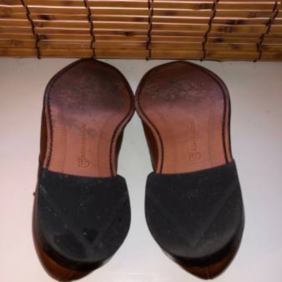 Allen Edmonds Mens Dress Shoes.